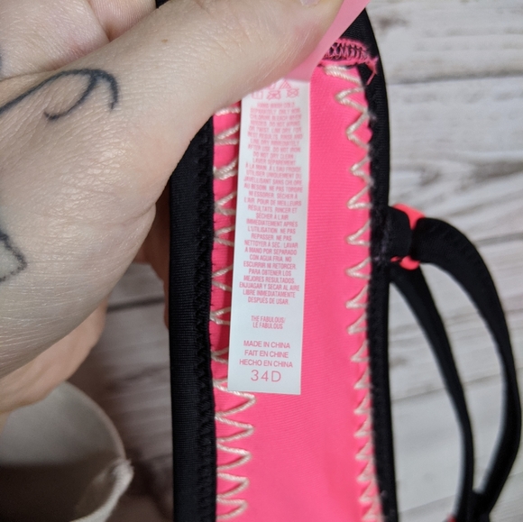 victoria’s secret • push up bikini swim top - Picture 2 of 8